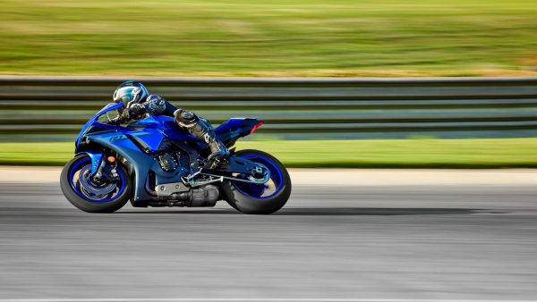 Yamaha R1 - imagine 6